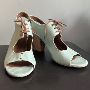 Bueno Blue & Tan Soft Leather Peep Toe Heels